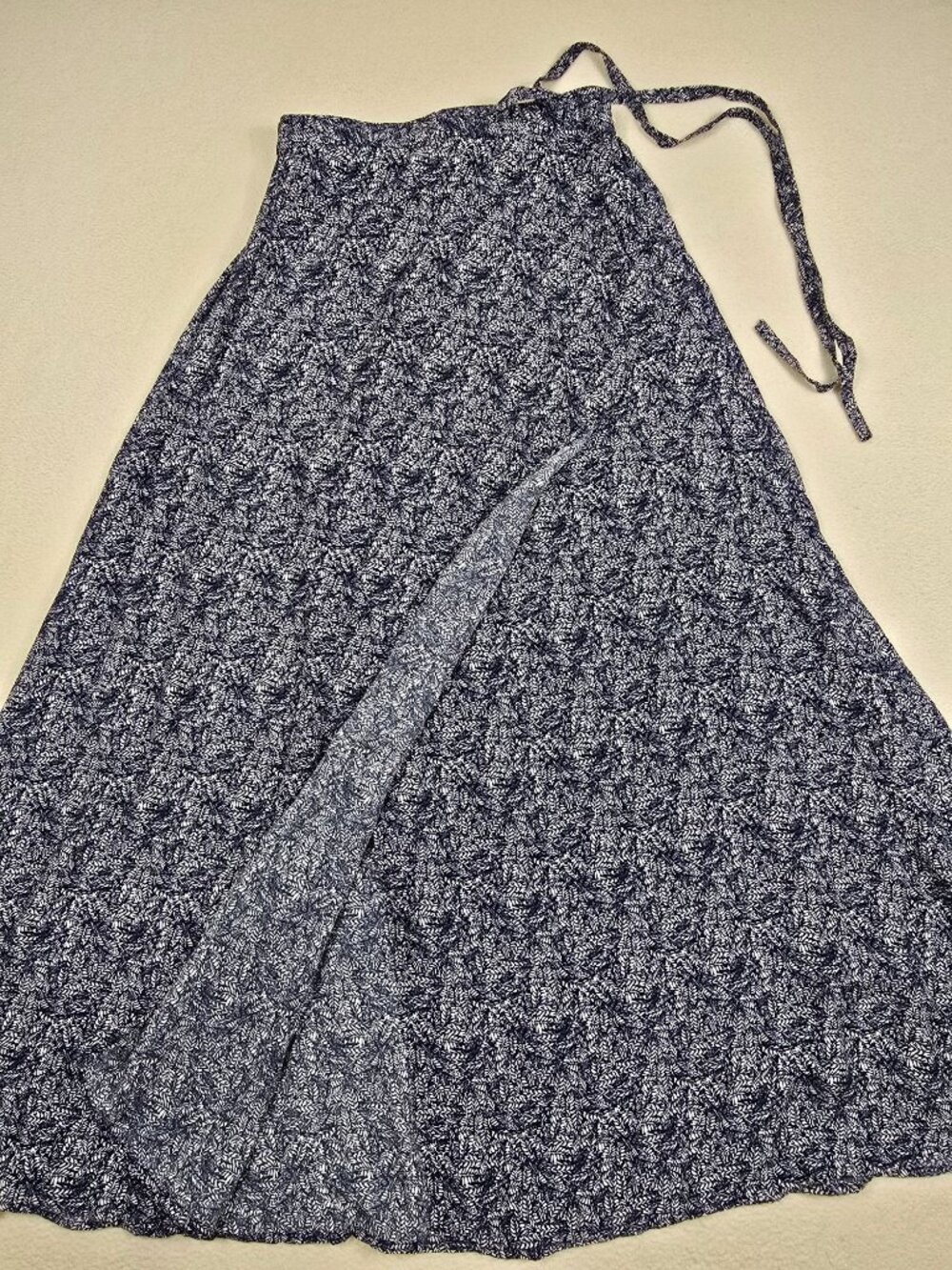 Lulus Floral Maxi Wrap Skirt Size Medium Blue & White